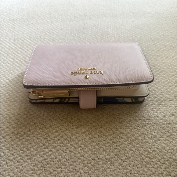 Kate Spade Light Pink Madison Medium Bifold Wallet - Picture 4 of 9